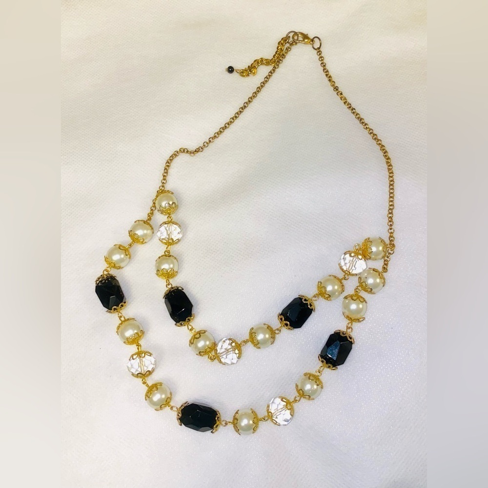 Elegant Gold and Black Pearl Necklace. Vintage custom jewelry